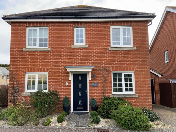 Newhaven Holiday Rentals & Homes England, United Kingdom Airbnb