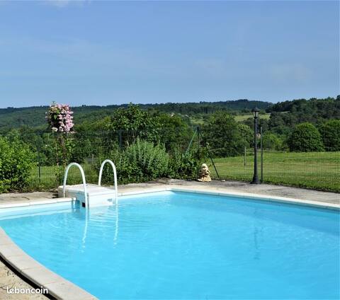 Charming house with shared pool in the wine valley