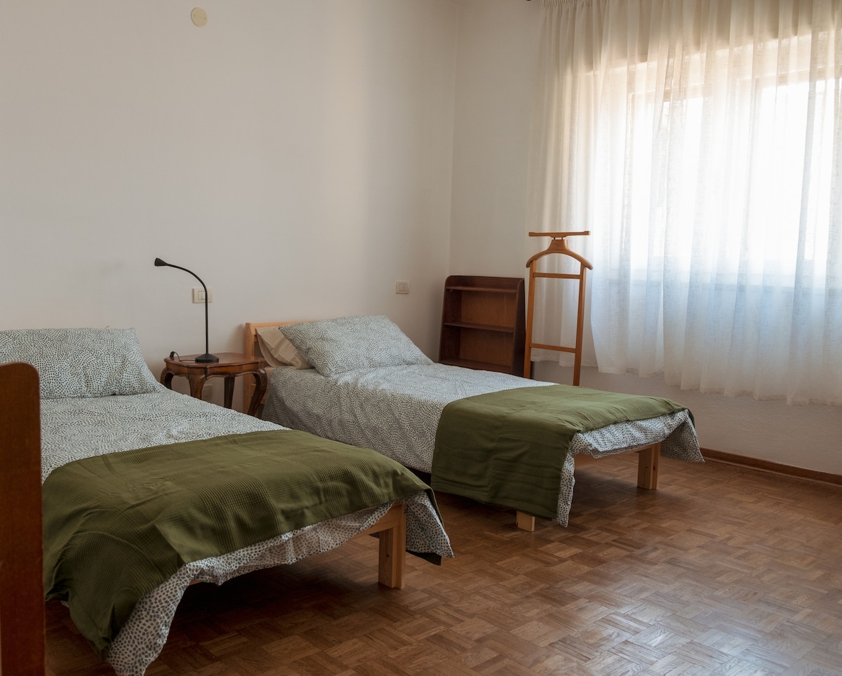 საძინებელი 1