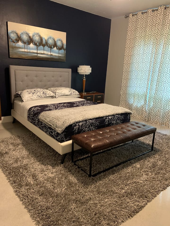 Suite parentale bleue (deuxième chambre principale)
