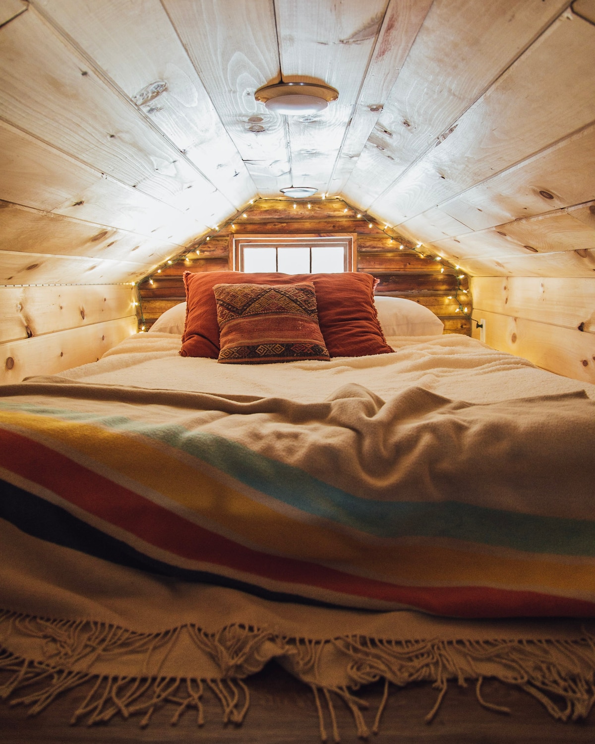 The cozy loft.

Photo by @dirtandglass @heypamcakes