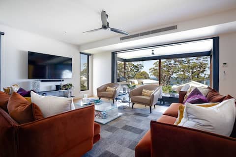 Successful Airbnb property: 48A Book 2 nights/get 1 night free. T & C apply in Hyams Beach