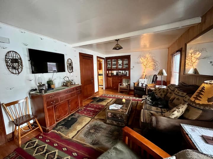 Moose Riverside Bungalow  3br  Home Old Forge Ny - Enchanted Forest Water Safari, Old Forge