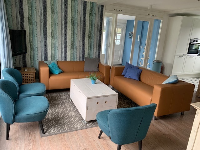 Popular Airbnb listing: Charming cottage by the sea with lovely garden in Wijk 07 Duinzoom