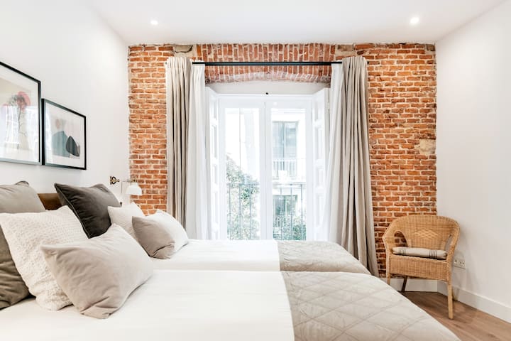5-star short-term rental apartment at Plaza Mayor gallery image 2