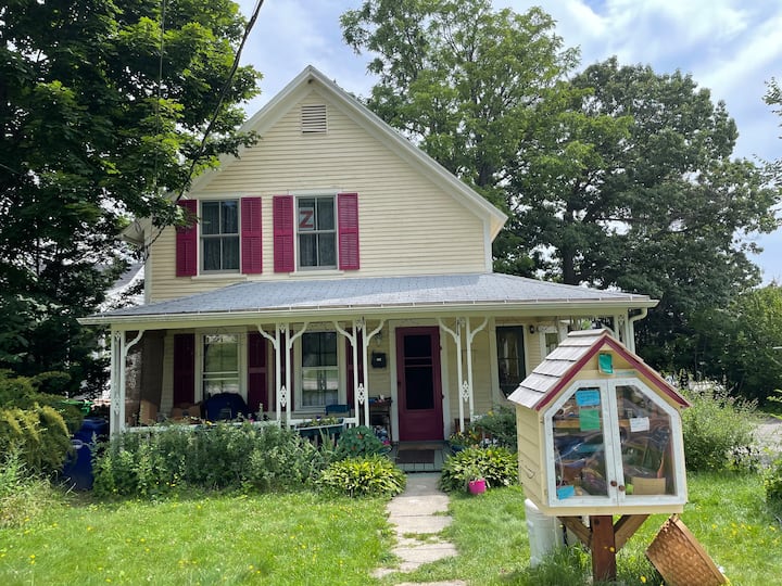 2 BR 3 Min Walk to Medical Center and UVM! Apartments for Rent in