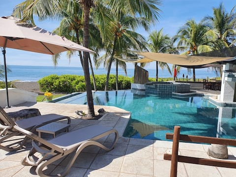 OCEANFRONT HOUSE:  Las 3 Marias