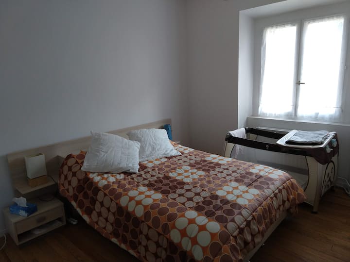 dhomë gjumi 1 me krevat ombrellë