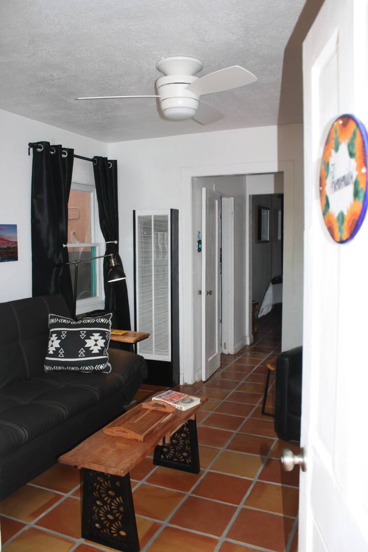 Úplne nové dlaždice Saltillo v celej Casite