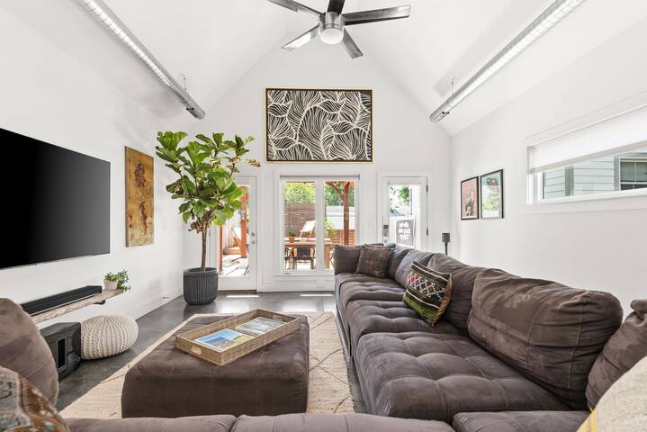 New Pool! Family-Friendly House close to Downtown! gallery image 2