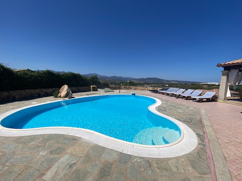 Top Airbnb: VILLA PEONIA SEA VIEW with PRIVATE POOL a Budoni