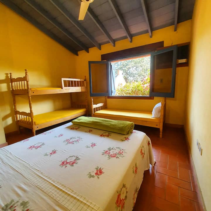 Საძინებელი 01