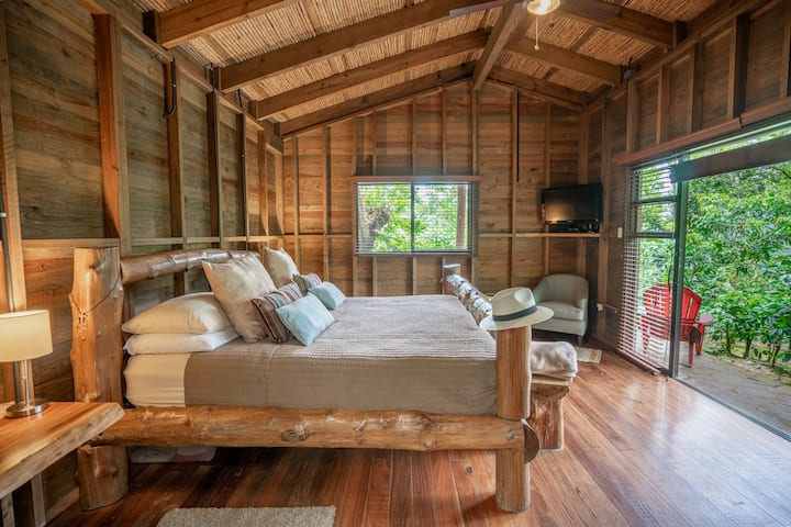 Hauptschlafzimmer.  1 Kingsize-Doppelb