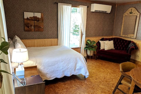 Rocky Ledge Bunkroom