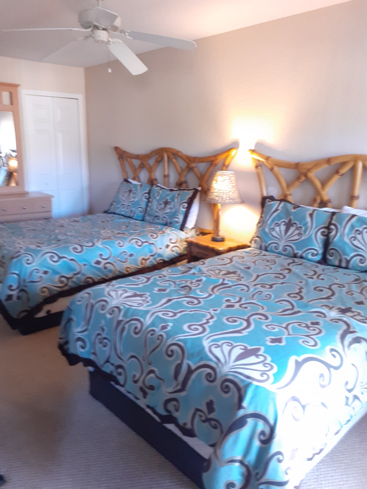 Chumba cha kulala cha watu wawili kilicho na chumba cha kulala