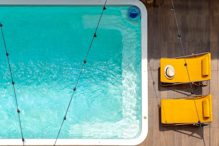 Whole floor, 5 Bedrooms near subway