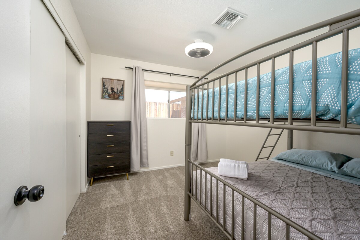 [Spavaća soba #3] Kreveti na kat savršeni za goste s obiteljima!