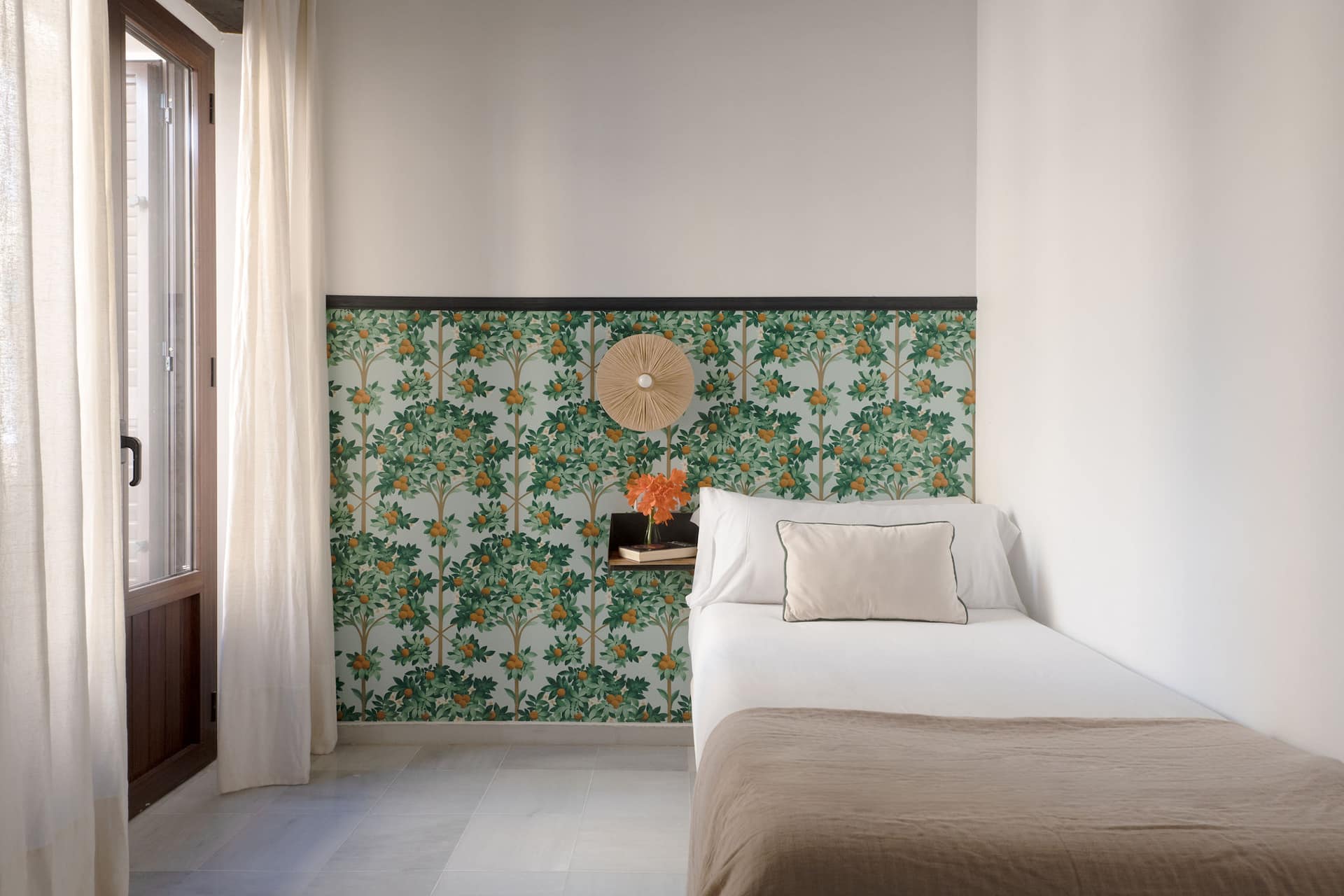 Spacious 4-bedroom apartment in Triana — photo 4