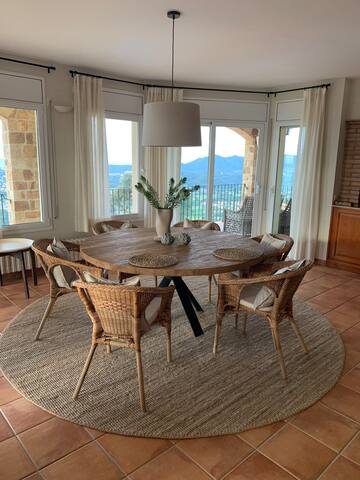 Fantistic villa, private pool with amazing view! gallery image 5