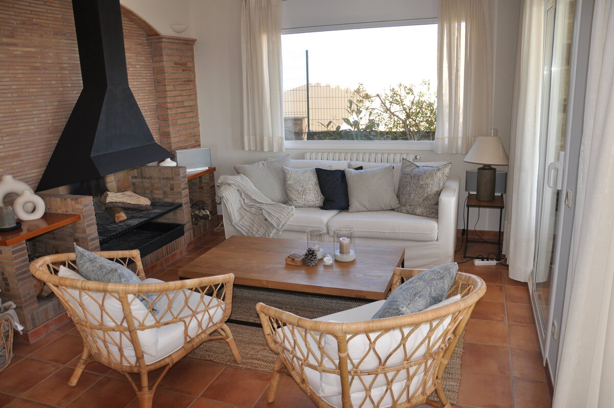 Anuncio de Airbnb popular: Fantistic villa, private pool with amazing view! en Castell Platja D'aro