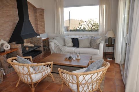 Popular Airbnb listing: Fantistic villa, private pool with amazing view! in Castell Platja D'aro