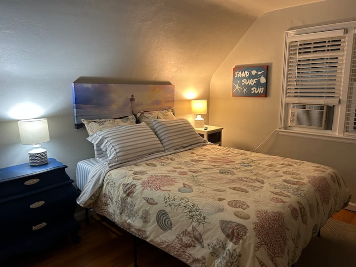 Საძინებელი 2 - Queen Bed