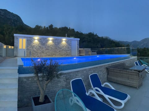 Panoramic 260m2 Apartment 2