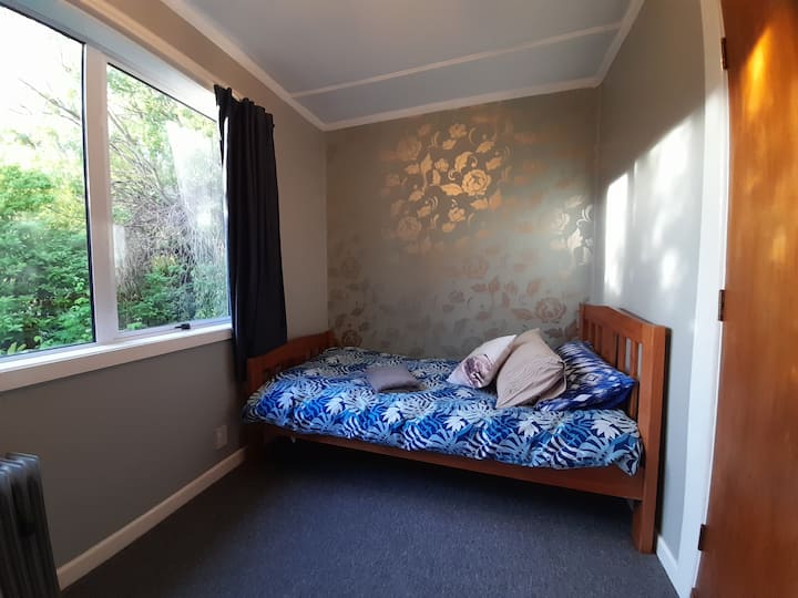 The Rock -Private Single Bedroom In Kiwi Bach - Queenstown