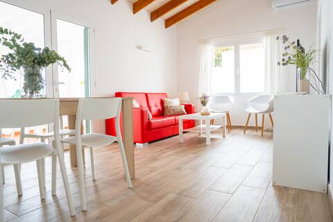 Anuncio de Airbnb popular: NEWLY RENOVATED APARTMENT. POOL AND BARBECUE en Ciutadella