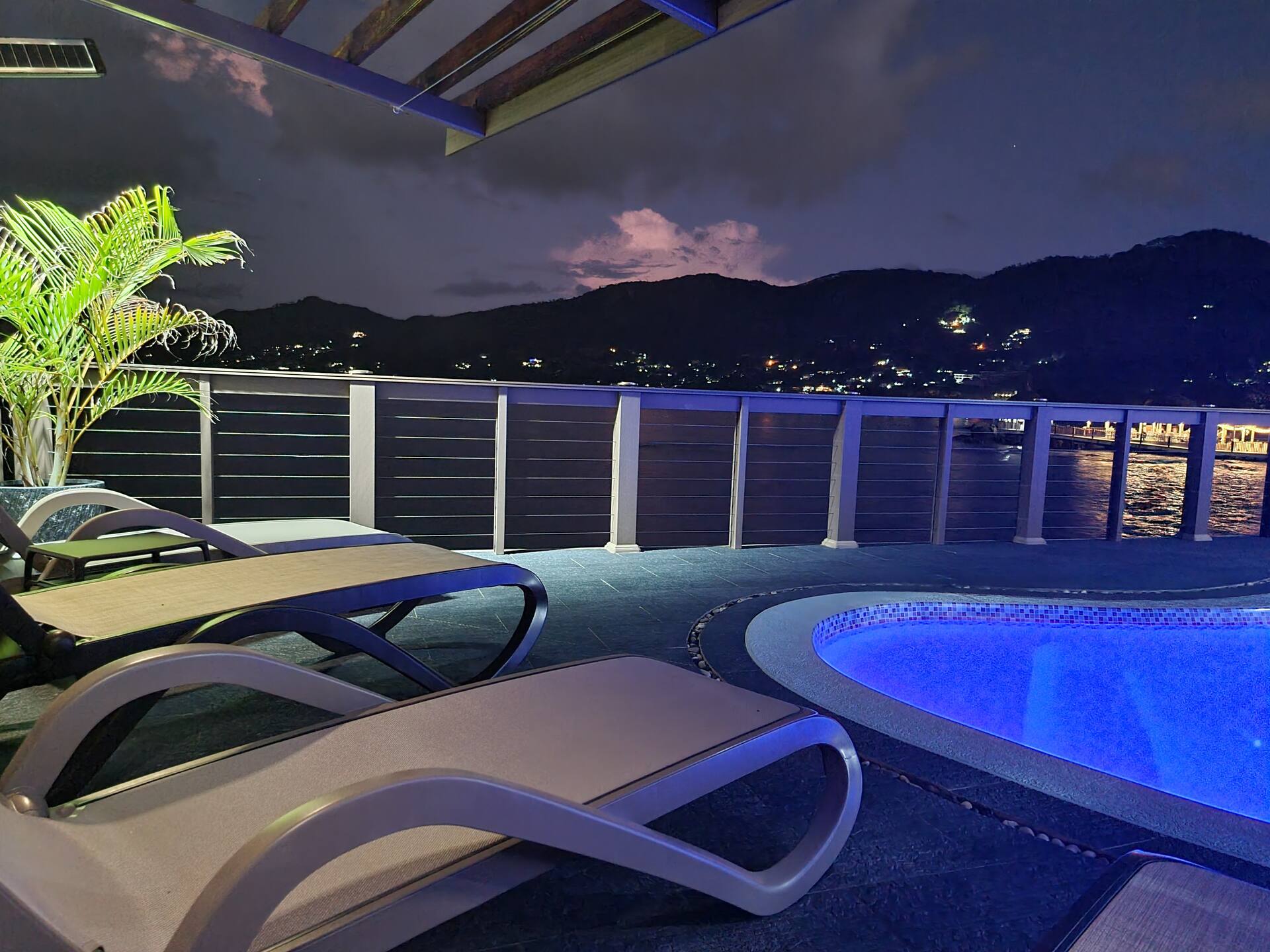 Drake Seaside Studio Apartments — photo 3