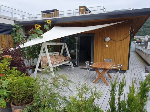 Penthouse: 3 bedr., 2 bathr., patio, parking