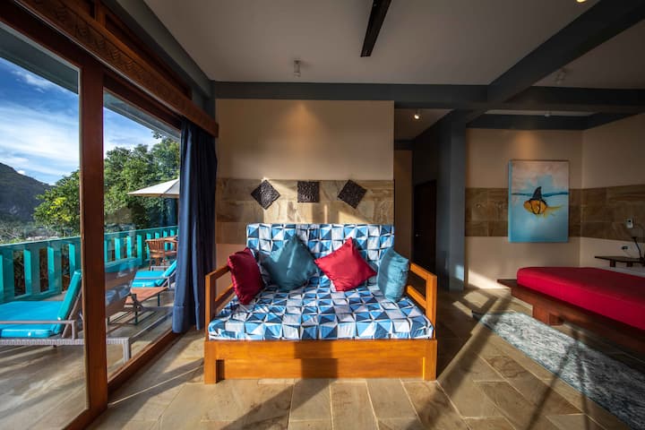 kauč na razvlačenje koji se može prenamijeniti u bračni krevet