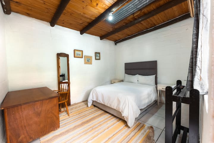 4-საძინებლიანი საწოლი 152 × 203 სმ ზომის საწოლი