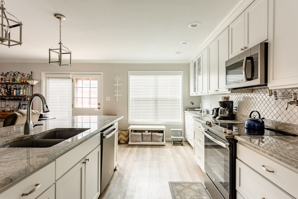 Suite in updated townhome