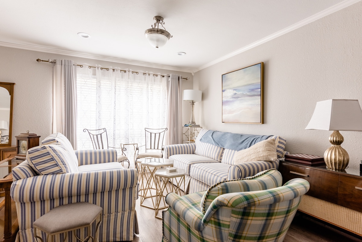 Suite in updated townhome