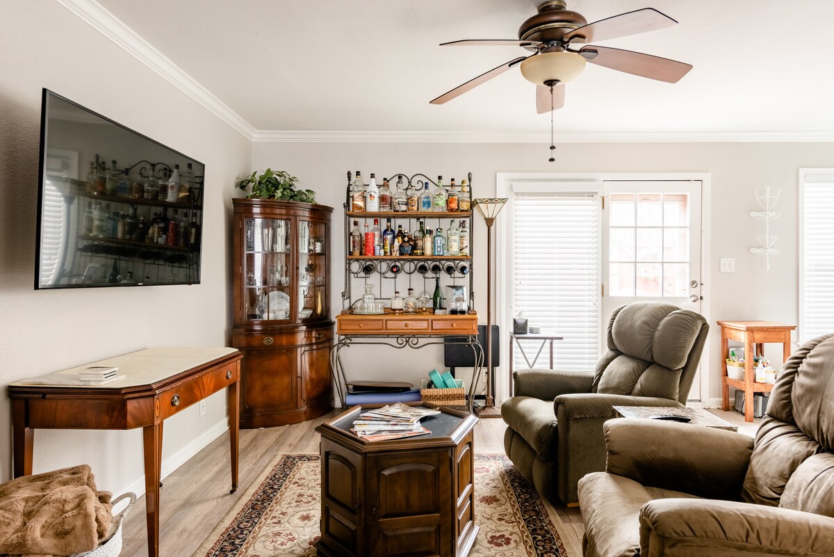 Suite in updated townhome