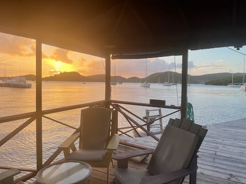 Sanaseta Cottage by the water