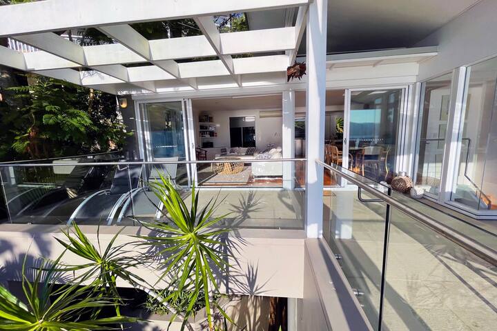 #1 Location BEACH HOUSE in Palm Beach gallery image 4