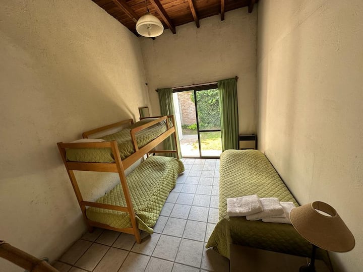 Segunda habitación, compartida para 3 huéspedes.