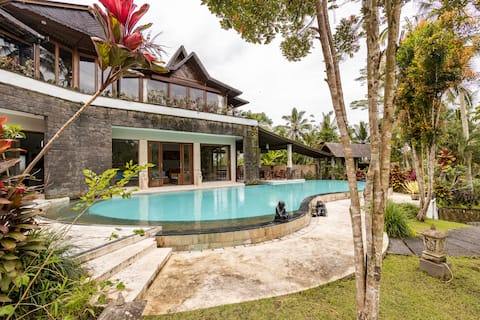 A Calm and Romantic 3 Bed Rooms Villa