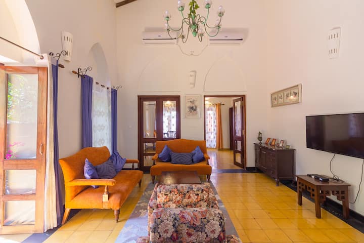 Living room image 2