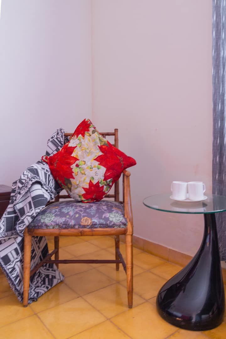 Living room image 3