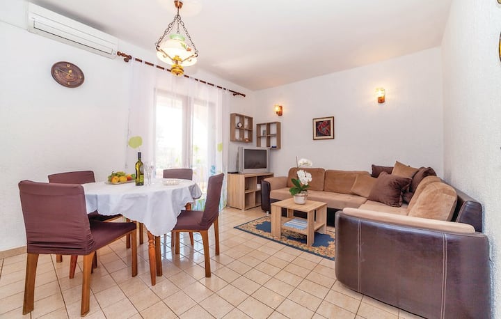 Ivana Garden 2-bedroom Apartment - Crikvenica