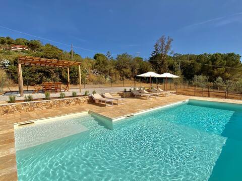 Charming villa with pool, breathtaking views, A/C