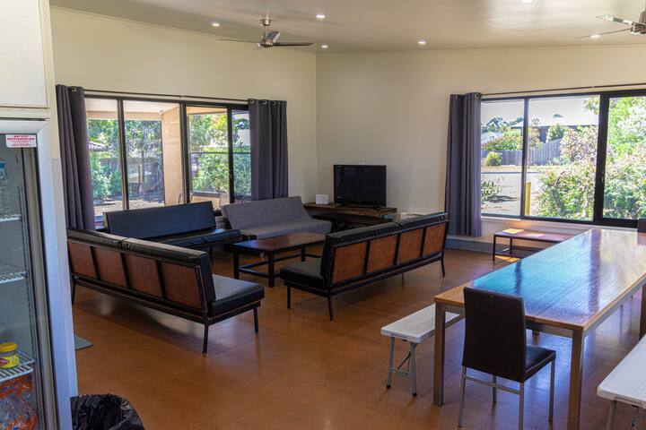 Bellarine Lodge Sleeps 30 gallery image 4