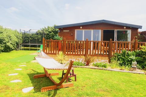 Top performing Airbnb: Wooden chalet by the dunes and ocean in Erdeven