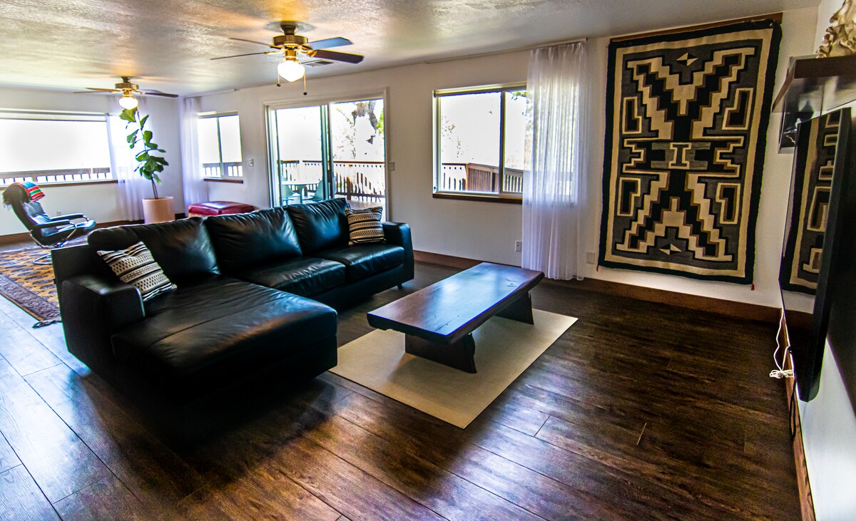 Top Airbnb: Alta Peak House ~ Pool ~ EV Outlet ~ Office in Three Rivers