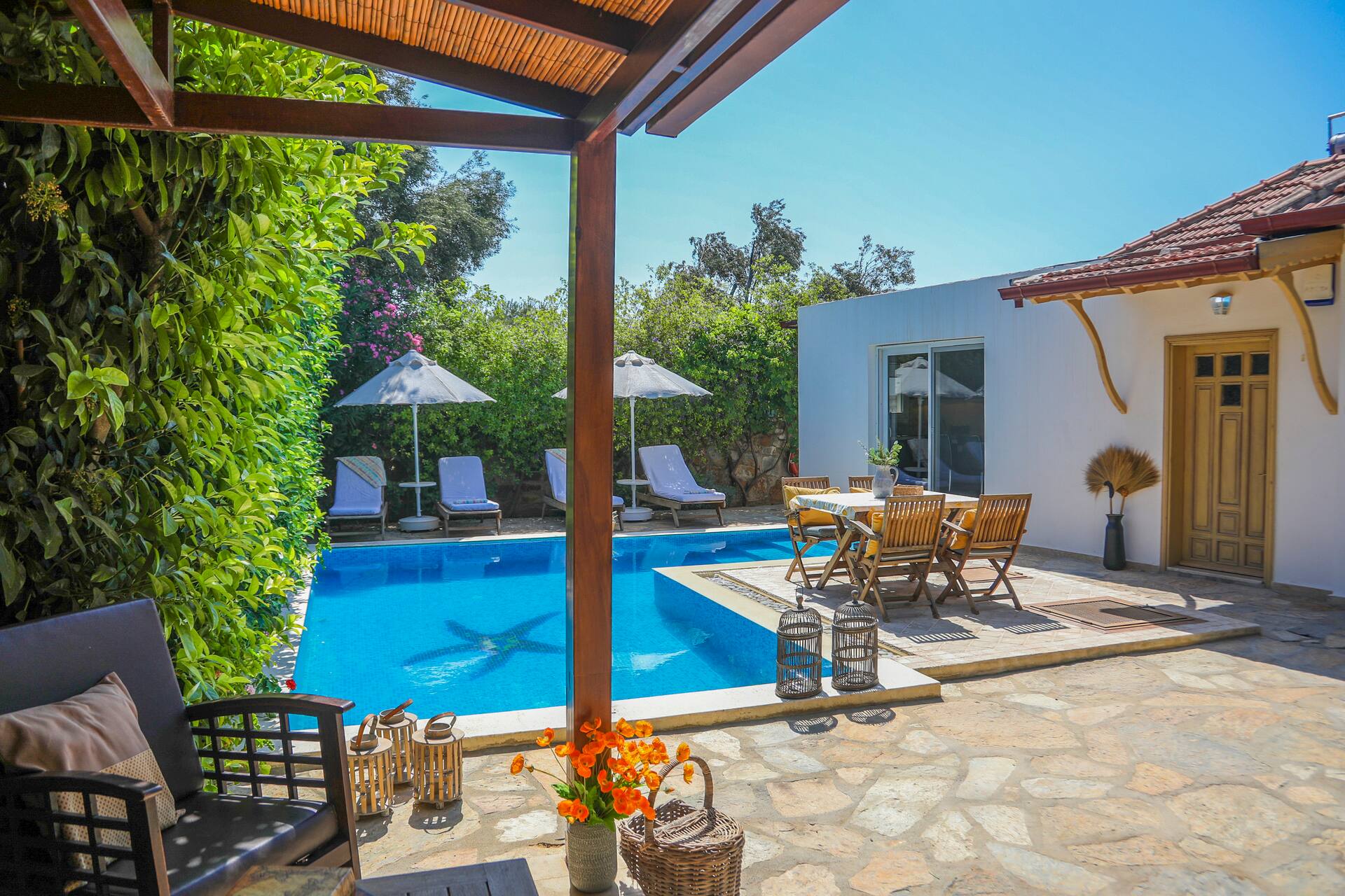Cosy family villa with private pool