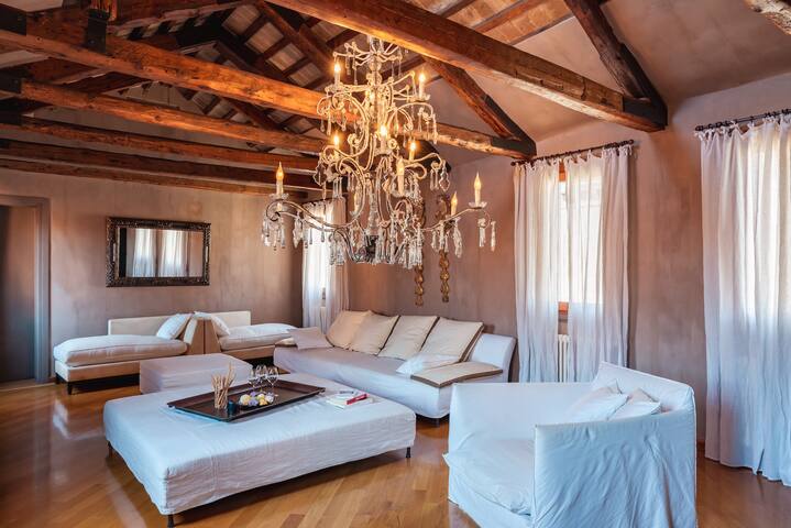 Ca’ Navagero 3-Riva degli Schiavoni (w/terrace) gallery image 5