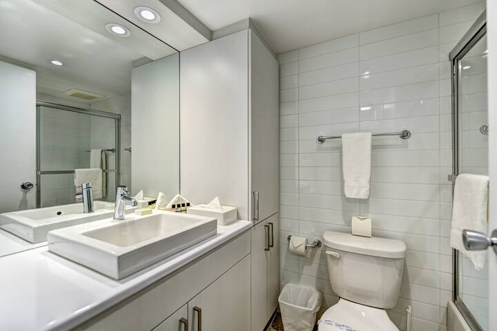 BentallGreenOak managed Airbnb listing 3